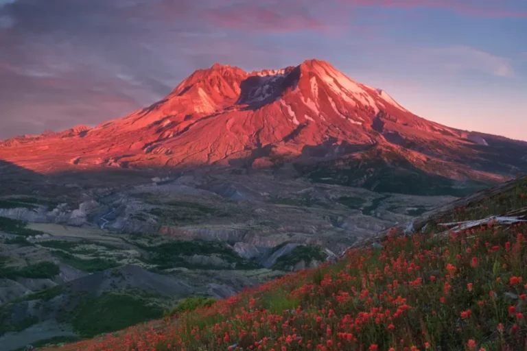 Best Volcanic Landscapes in the US: Definitive Geological Guide