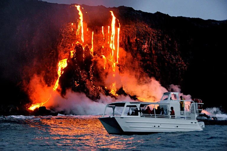 Best Volcano Tours in the US: Definitive Guide to Active and Dormant Geotourism