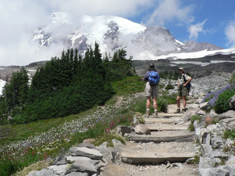 Classic Volcano Trails in the United States: Comprehensive Hiking Blueprint