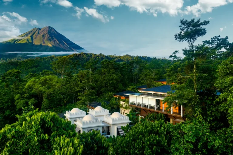 Luxury Volcanic Escape USA | Analytical Travel & Investment Framework